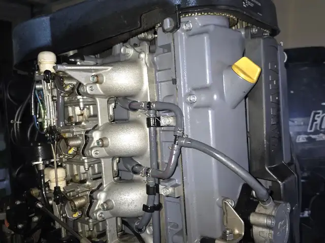 Четырехтактный лодочный мотор Yamaha, Худжанд