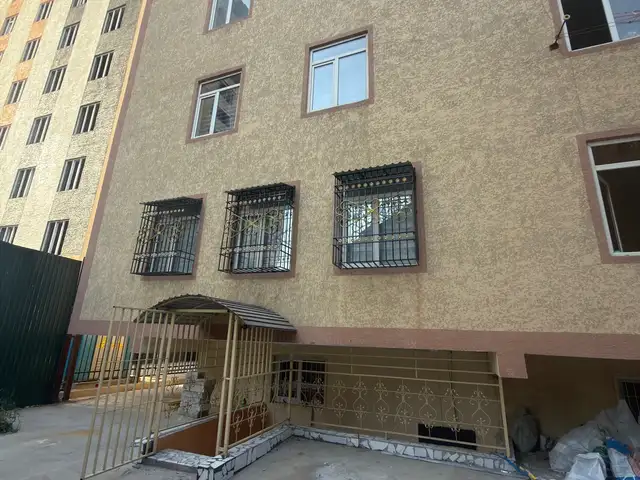 3-комн. квартира, Цокольный этаж, 80 м², 3 мкр, Турсунзода