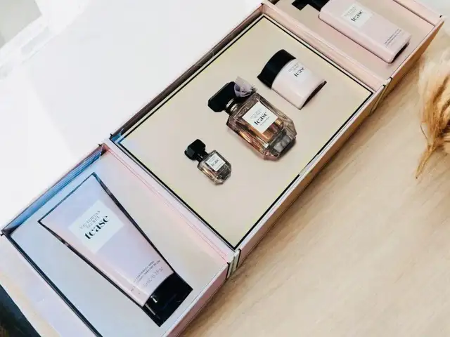 Духи Victoria's Secret, Душанбе