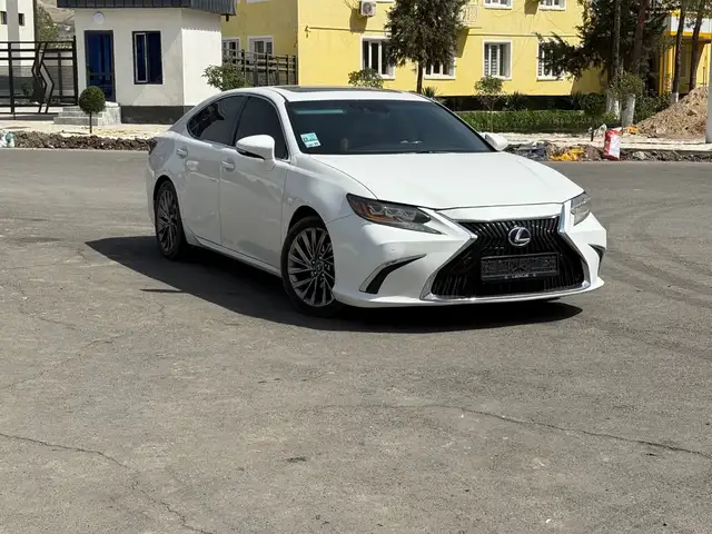 Lexus ES series