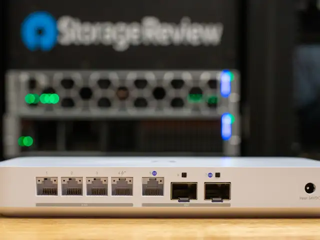 Маршрутизатор Ubiquiti Cloud Gateway Fiber, Душанбе