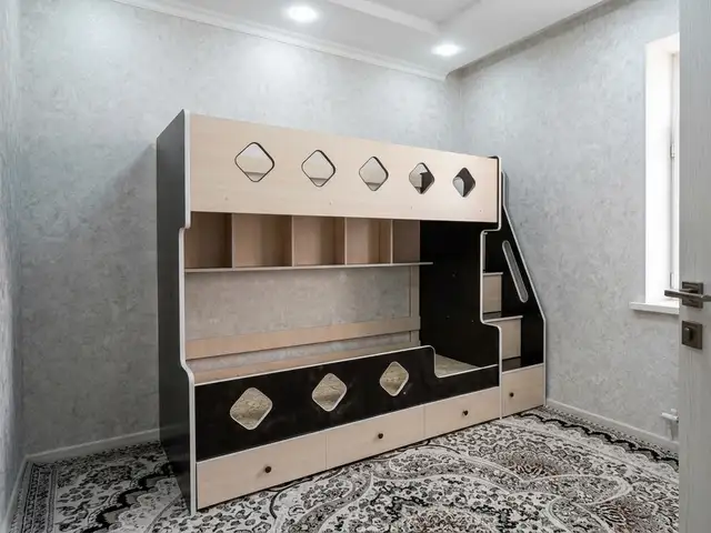 Двухъярусная Кровать, Душанбе