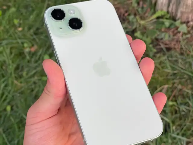 Apple iPhone 15, 128 gb, Green, Турсунзода