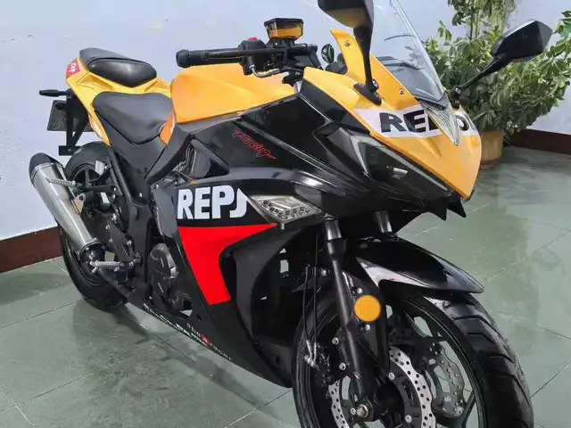 Мотоцикл Honda cbr 250 на заказ, Душанбе