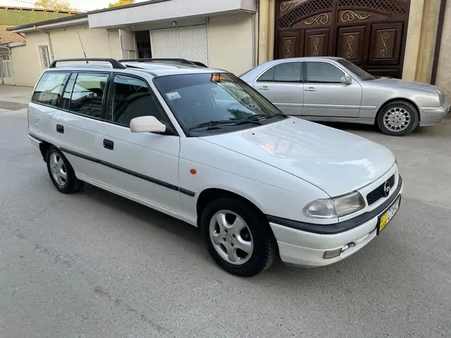 Opel Astra F