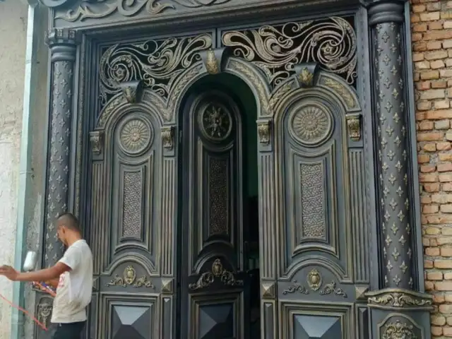 Дарвоза бо фармоиш, Душанбе