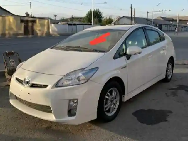 Лобовое стекло на Toyota Prius Japan, Душанбе