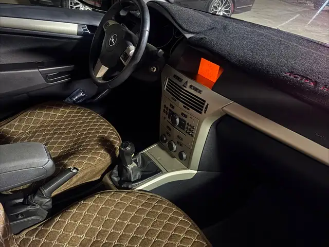 Opel Astra H