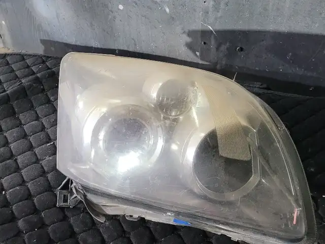 Фары от Toyota, Худжанд