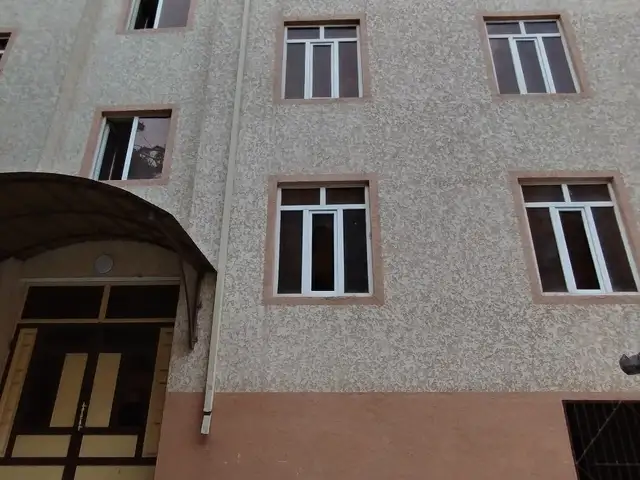 3-комн. квартира, 2 этаж, 95 м², 5 мкр, Турсунзаде