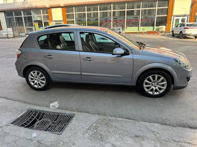 Opel Astra H