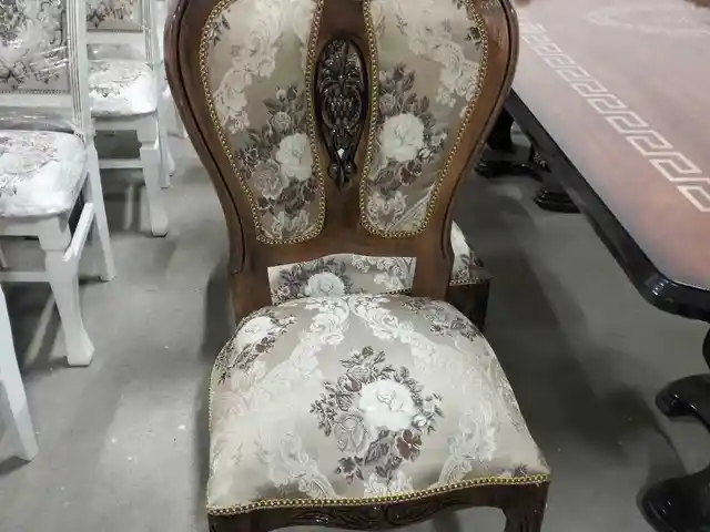 Стул, Душанбе