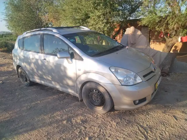 Toyota Avensis Verso