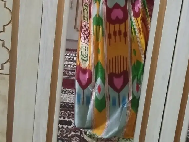 Куртаи атлас, Турсунзода
