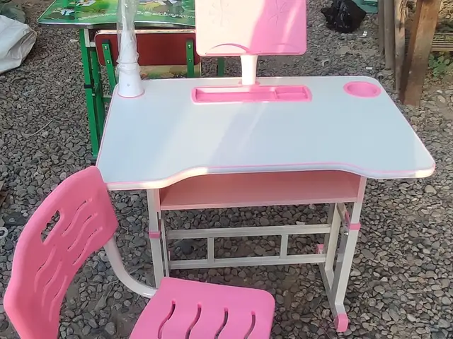 Школьная парта, Душанбе