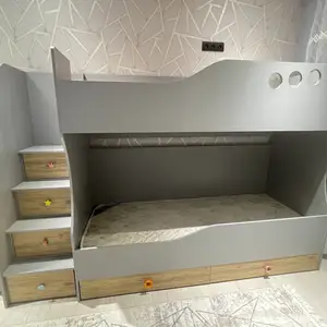 Двухъярусная кровать, Душанбе