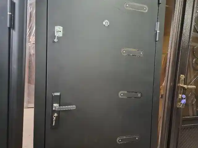 Входная дверь, Душанбе
