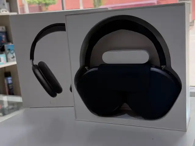 Наушники AirPods Max Graphite with Black, Хуҷанд