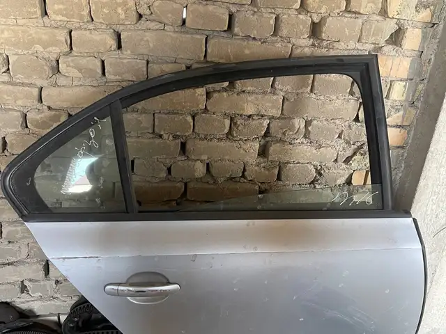 Дверь от Volkswagen Jetta 6, Худжанд
