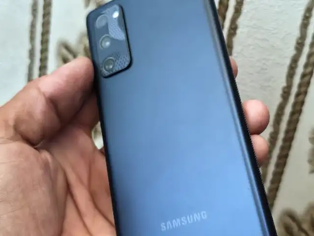 Samsung Galaxy S20 Fe, Исфара