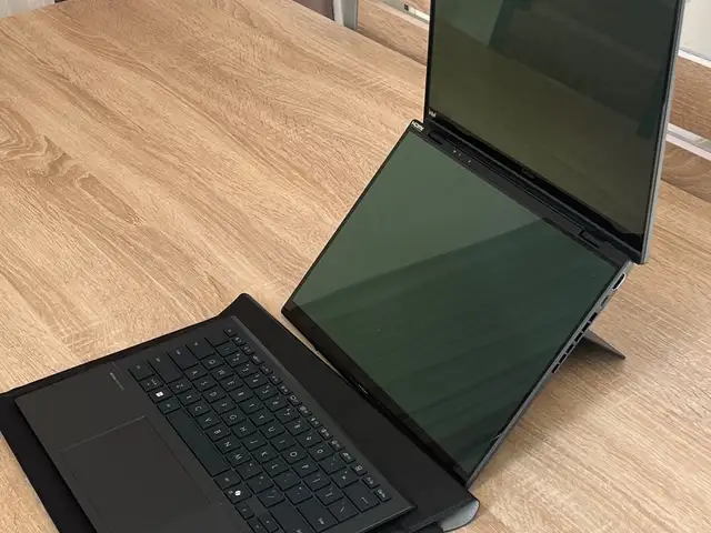 Ноутбук Asus Zenbook Duo 2025 UX8406 с двумя скринами, Душанбе