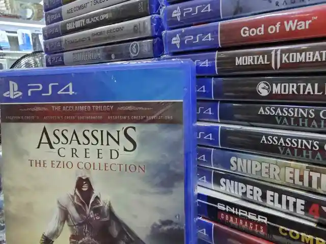 Игра Assassins creed Ezio colection playstation 4, Душанбе