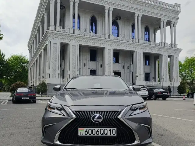 Lexus ES series