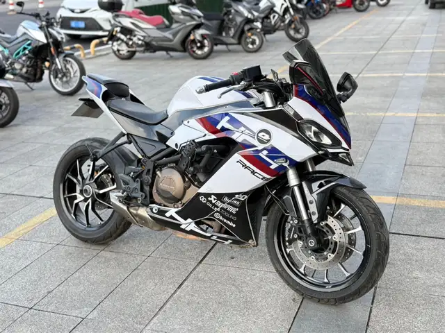 Мотоцикл QJMOTOR SRK400, Душанбе