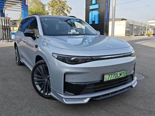 Leapmotor C16