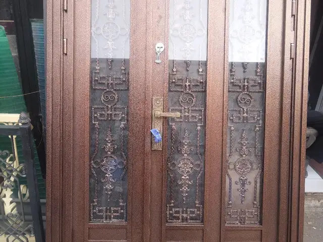 Дверь, Душанбе