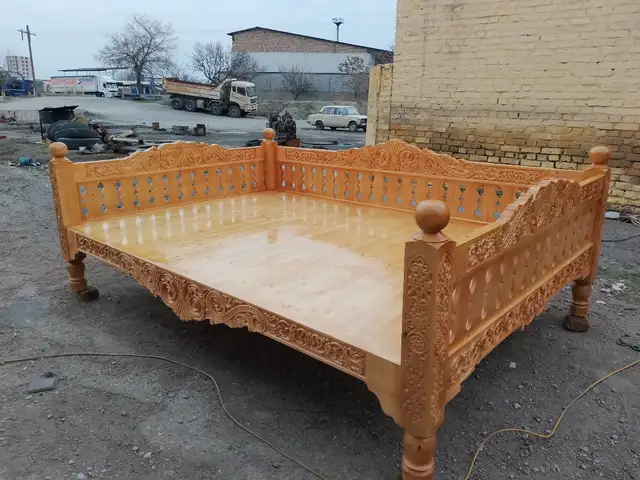Тапчан 3 ба 2, Хуҷанд