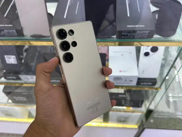 Samsung Galaxy S25 Ultra, Душанбе