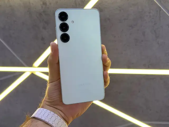 Samsung galaxy S 25 plus, Хуҷанд