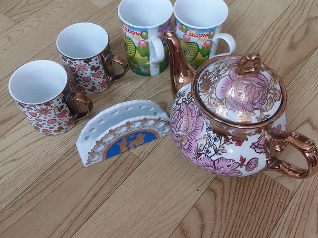 Чайник + бокалы, Душанбе