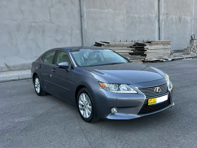 Lexus ES series