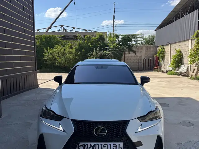 Lexus IS series
