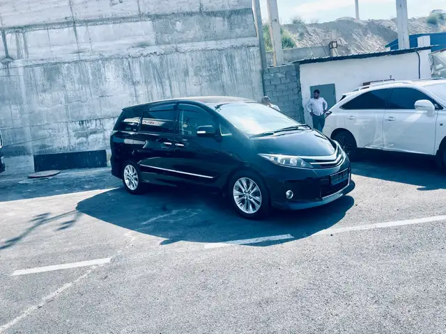 Toyota Estima