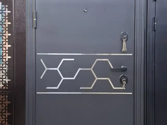 Дверь, Бохтар (Курган-Тюбе)