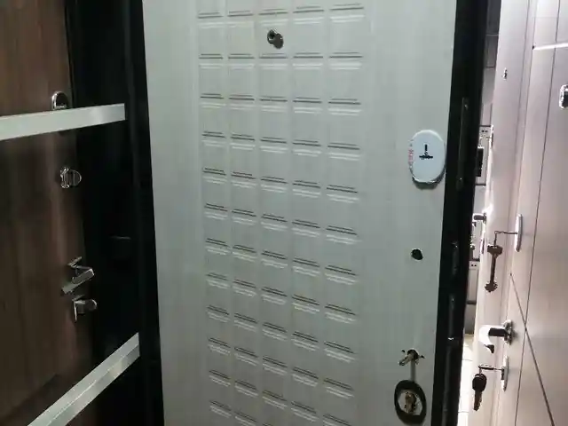 Дверь, Душанбе