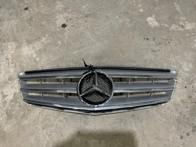 Облицовка Mercedes-Benz W204 2009, Худжанд