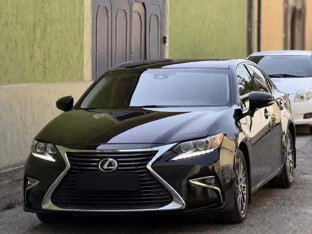 Lexus ES series