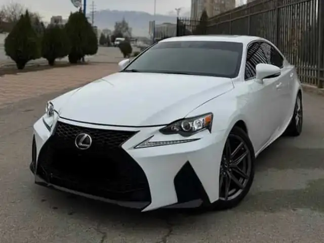 Бампер на Lexus is 2014-2020, Душанбе
