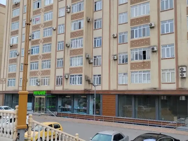 Помещение под свободное назначение, 270м², 18 мкр, Худжанд