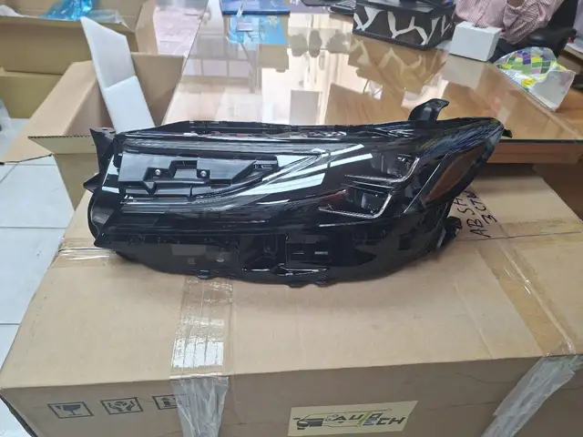 Передняя фара на Toyota Camry 7 2025сол, Душанбе