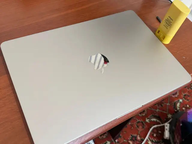 Ноутбук Makbook Air 13,6 M4, Душанбе