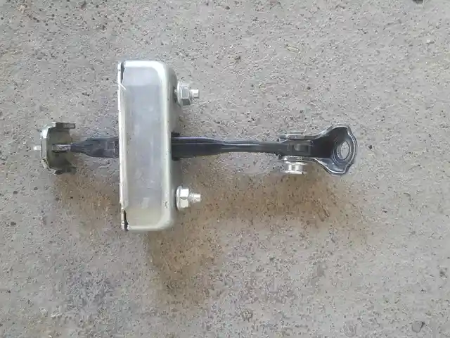 Ограничитель дверей Toyota, Душанбе