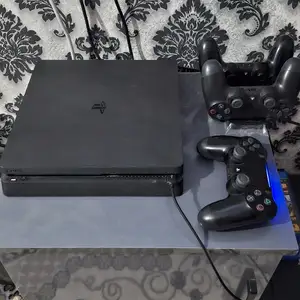 Игровая приставка Sony PlayStation 4, Абдураҳмони Ҷомӣ