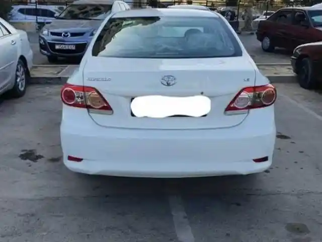 Задний стекло на Toyota Corolla 3, Душанбе