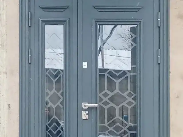 Дверь, Варзоб
