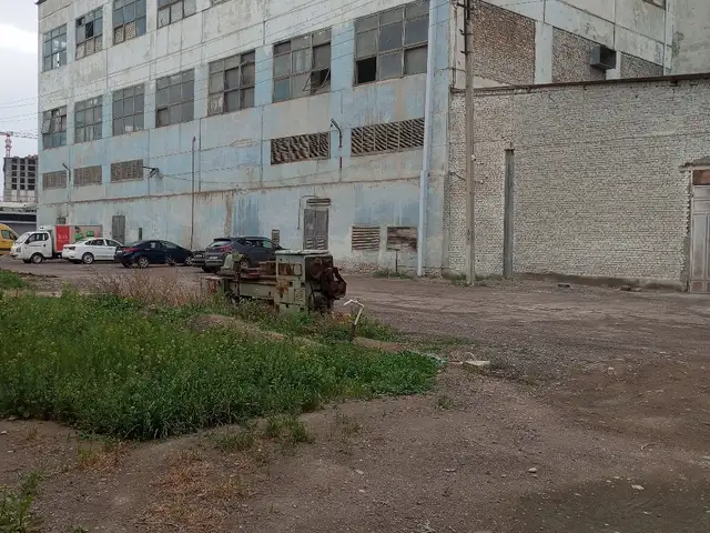 Помещение под свободное назначение, 1000м², Шелкомбинат, Хуҷанд